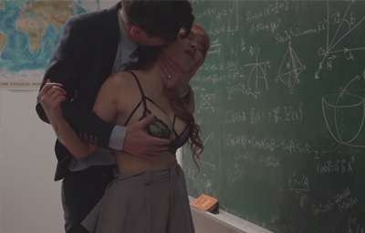 Thầy Dạy Toán Địt Nữ Sinh Ngay Trong Lớp Học